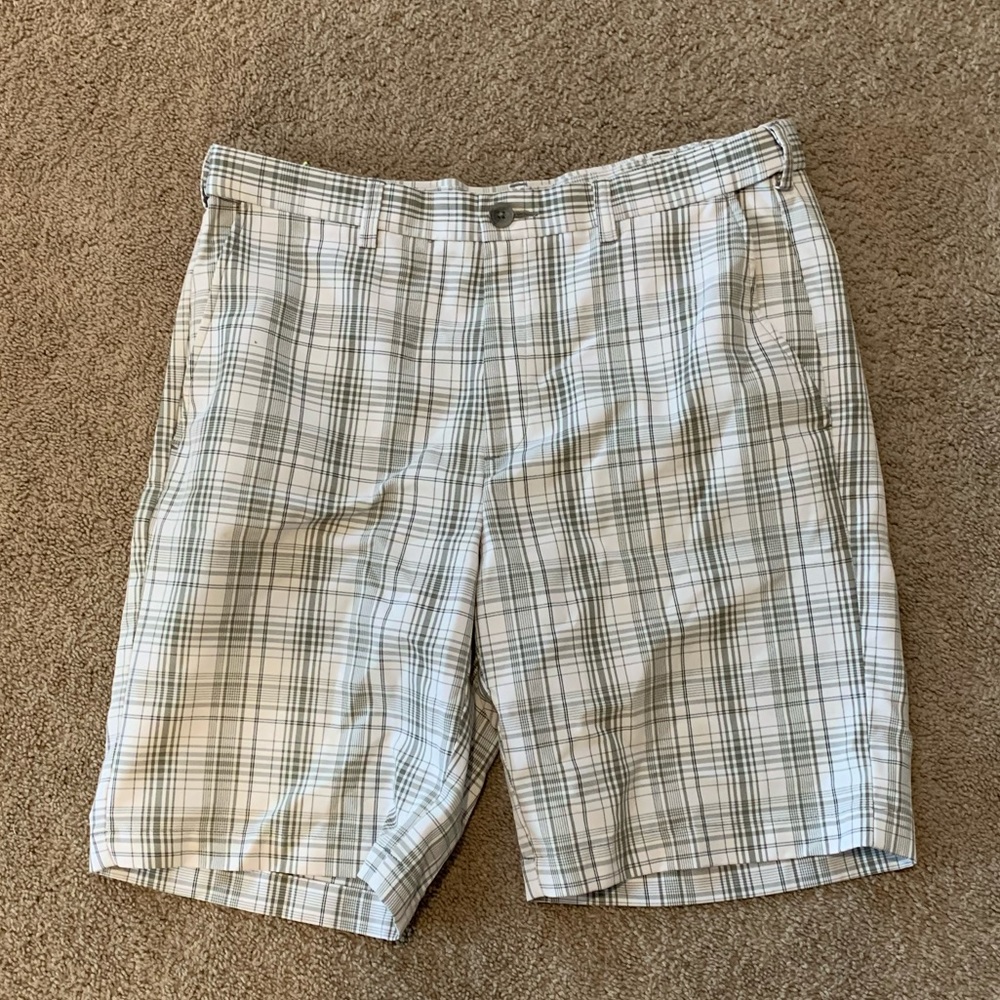Black and white plaid men’s shorts